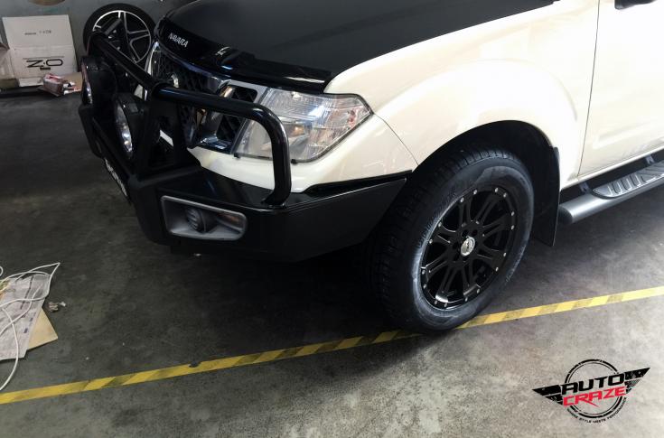 NISSAN NAVARA RAPTOR SATIN BLACK
